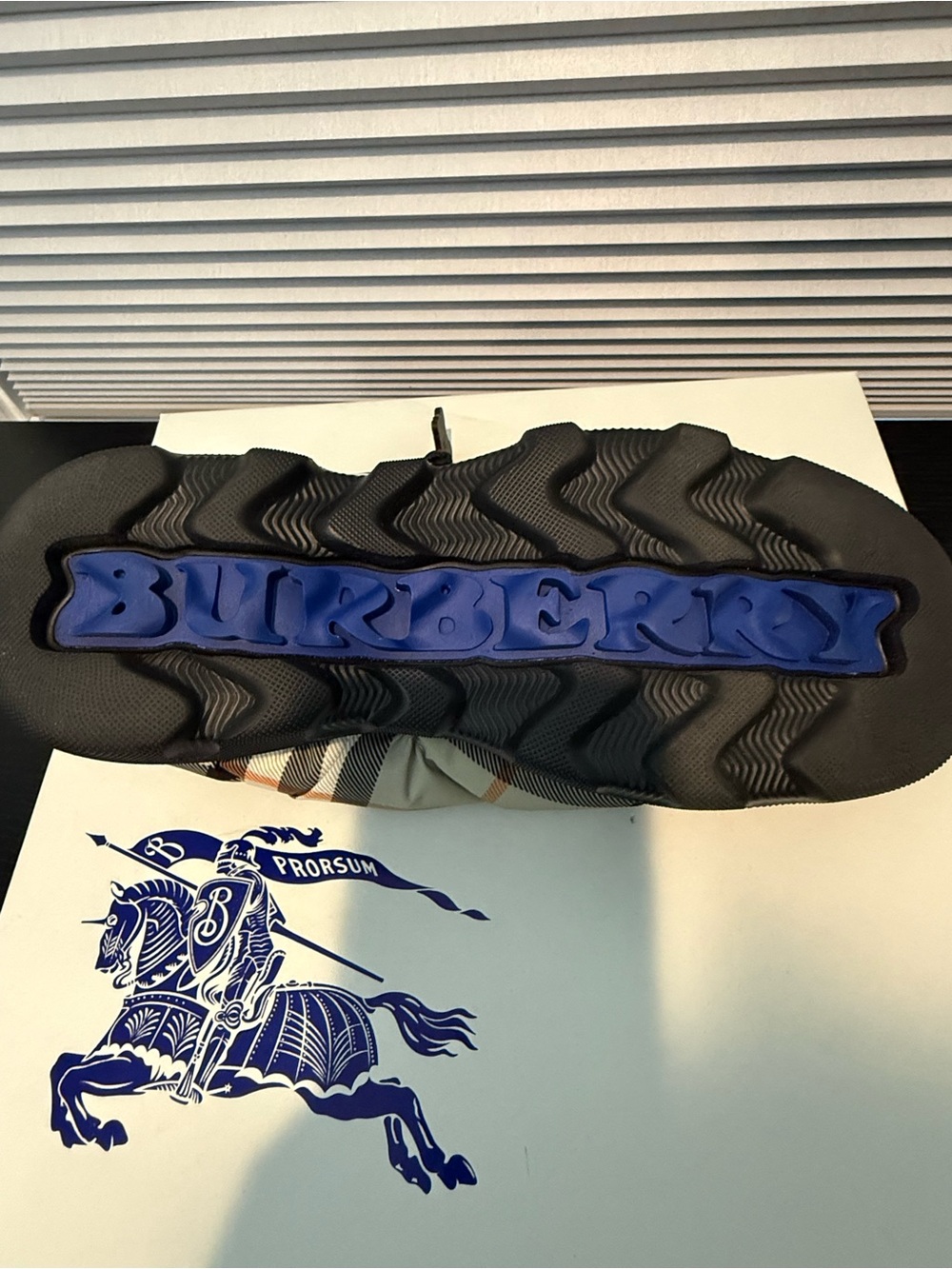 💯% AUTHENTIC BURBERRY SHOES - Picture 6 of 12